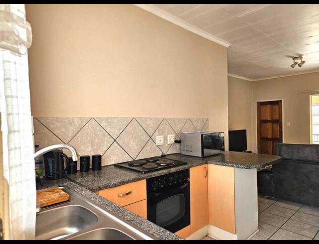 2 BEDROOM TOWNHOUSE FOR SALE IN ERAND GARDENS